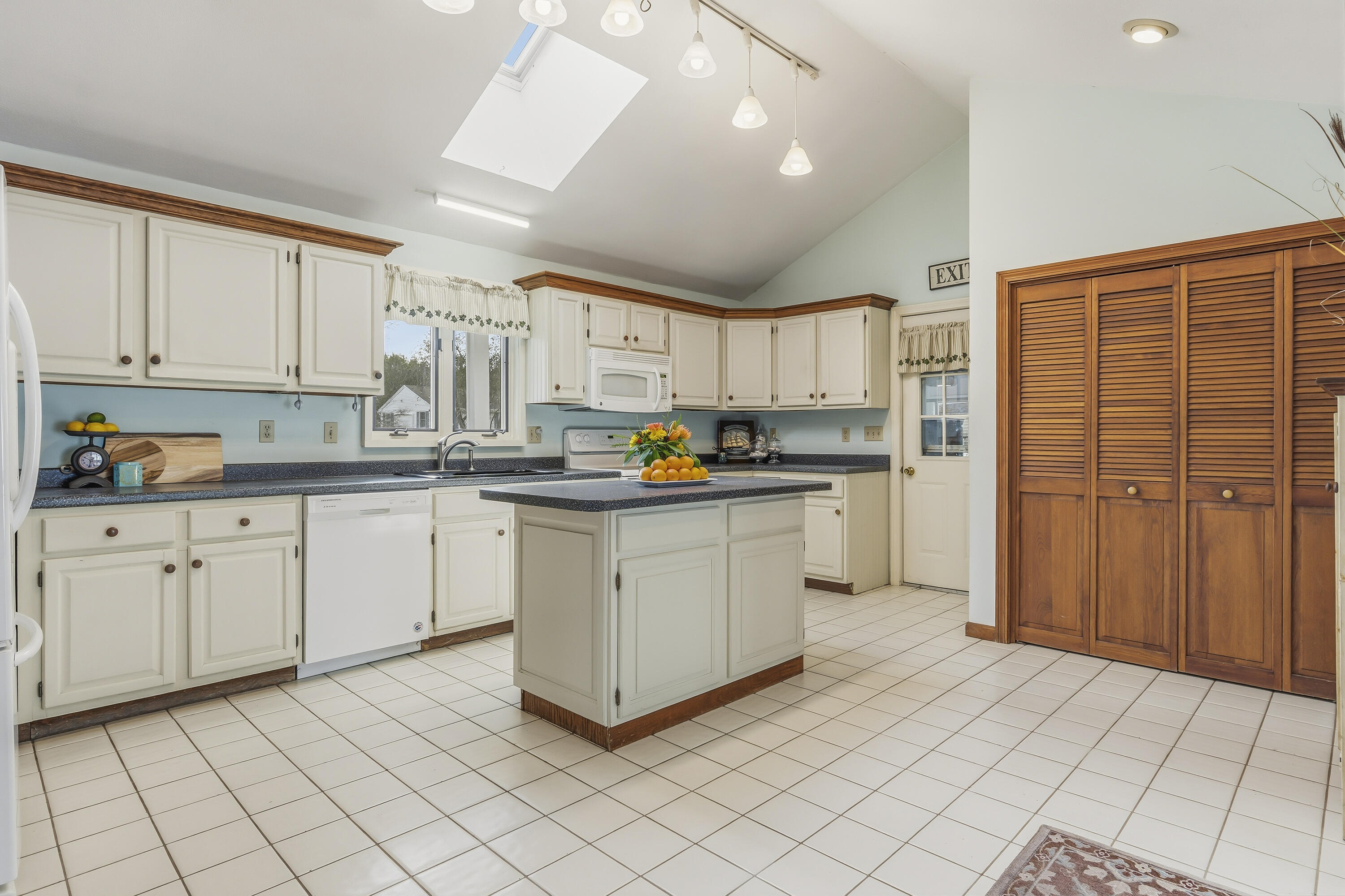 48 Howard Avenue Wells, ME 04090 - Photo 18 of 54 e For Sale 48 Howard Avenue_0103