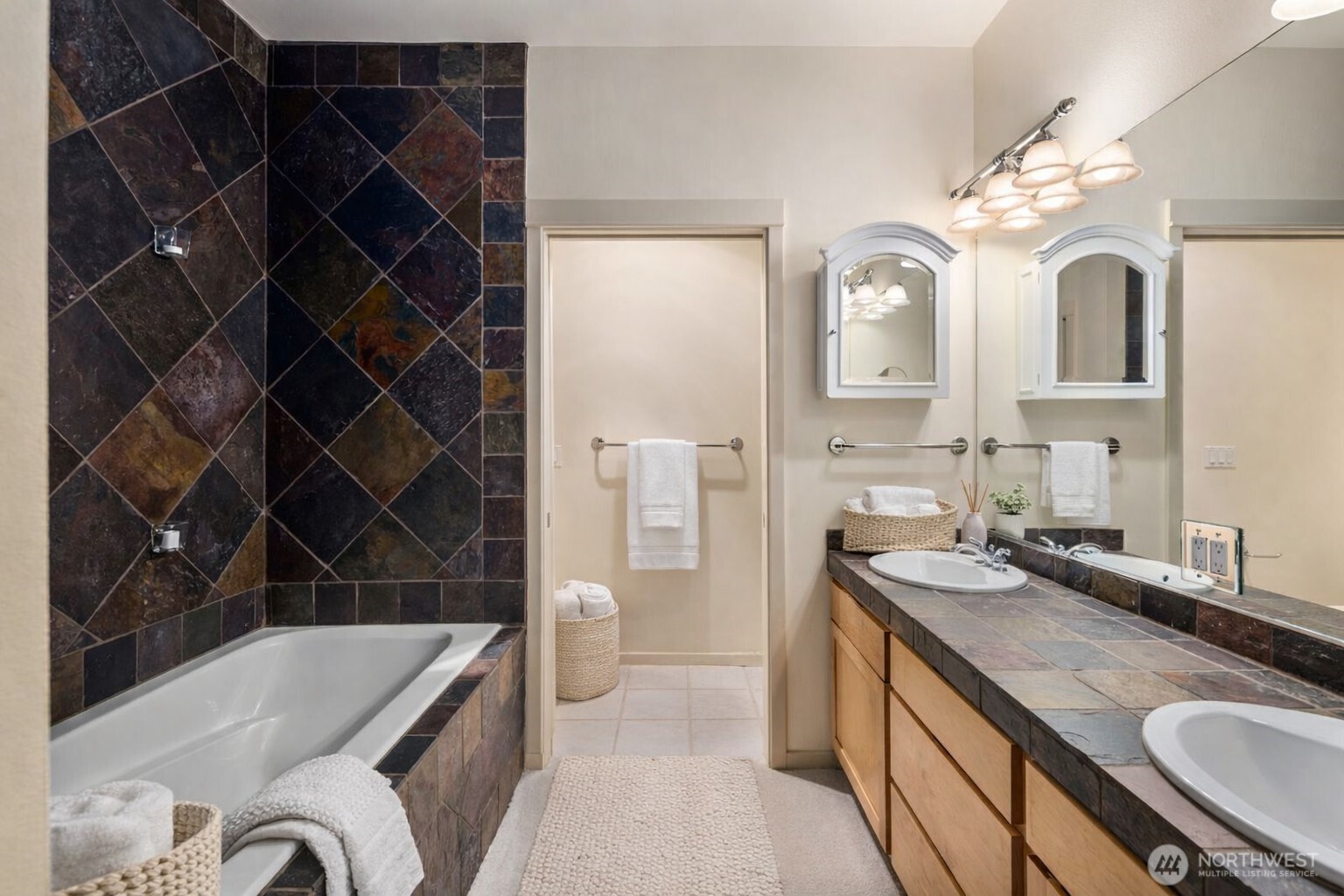 1900 Alaskan Way, Unit 316 Seattle, WA 98101 - Photo 20 of 38