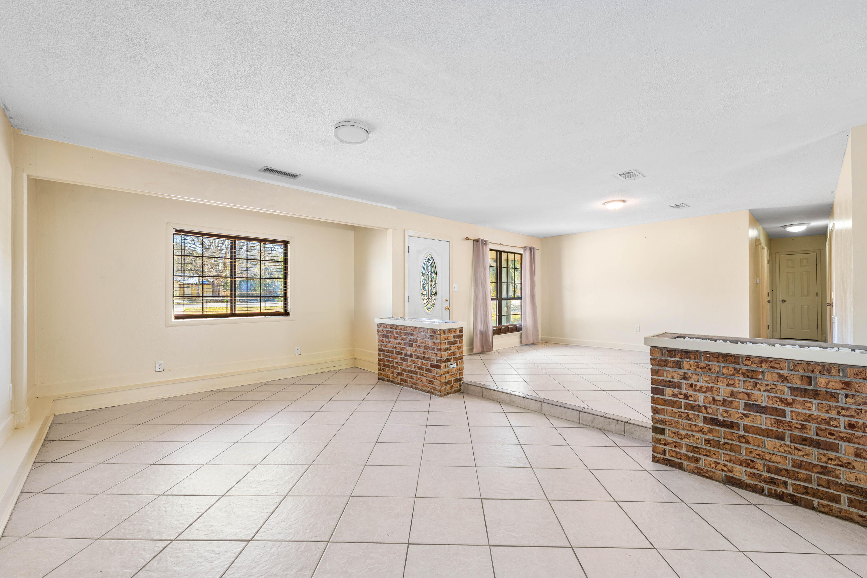 415 Main Street Destin, FL 32541 - Photo 13 of 53 Living Room