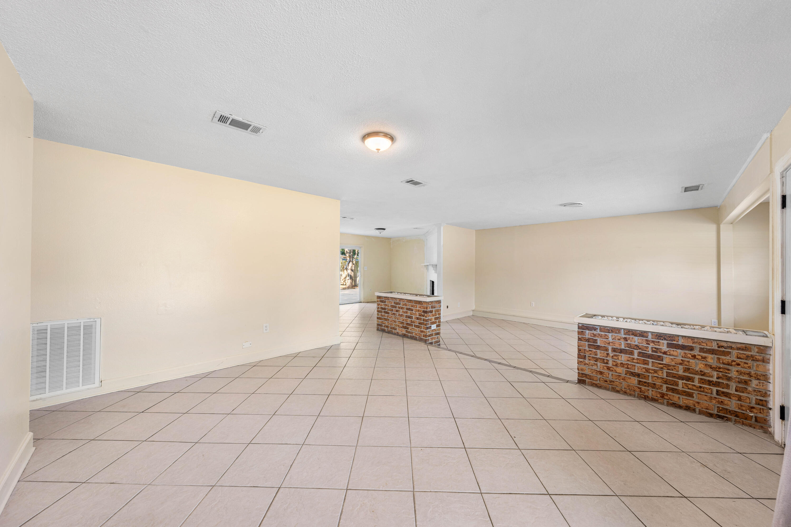 415 Main Street Destin, FL 32541 - Photo 16 of 53 Dining Room