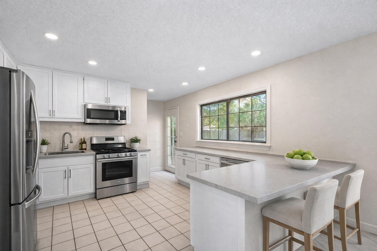 415 Main Street Destin, FL 32541 - Photo 21 of 53 Virtual Staging - Kitchen