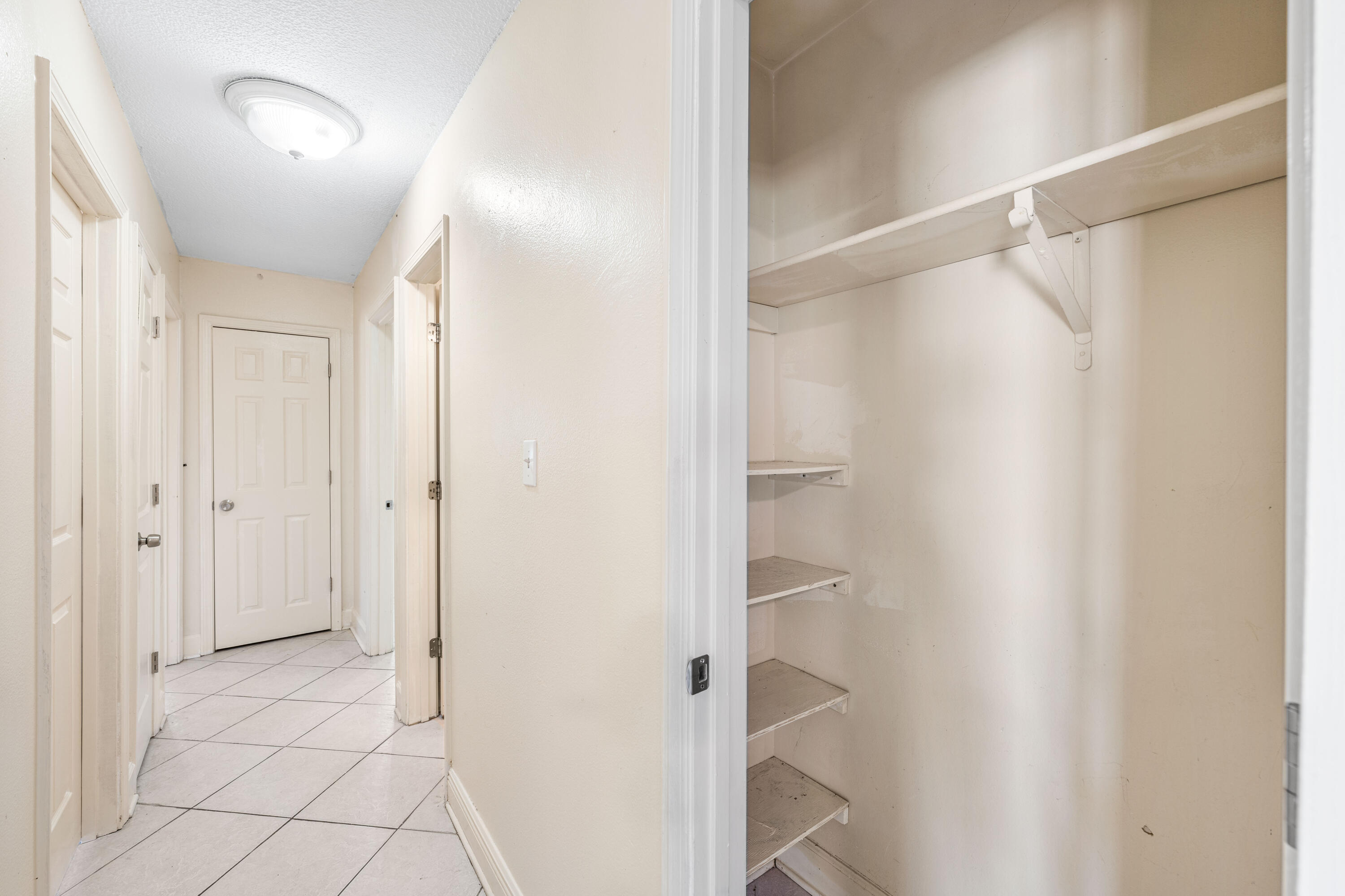 415 Main Street Destin, FL 32541 - Photo 38 of 53 Hallway