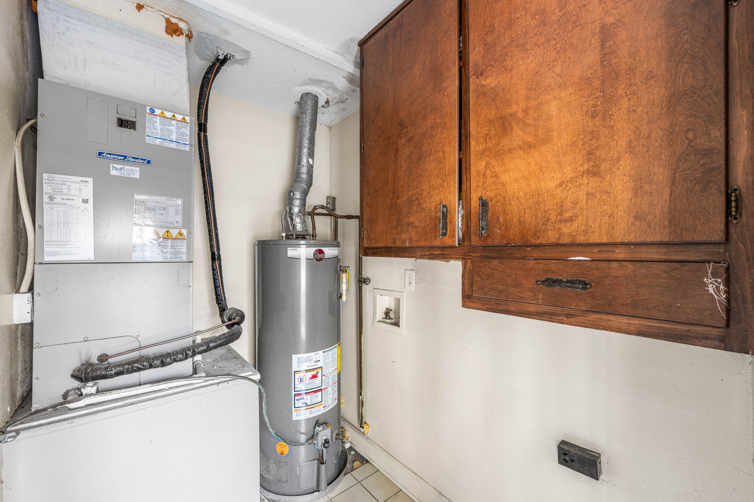 415 Main Street Destin, FL 32541 - Photo 42 of 53 Laundry