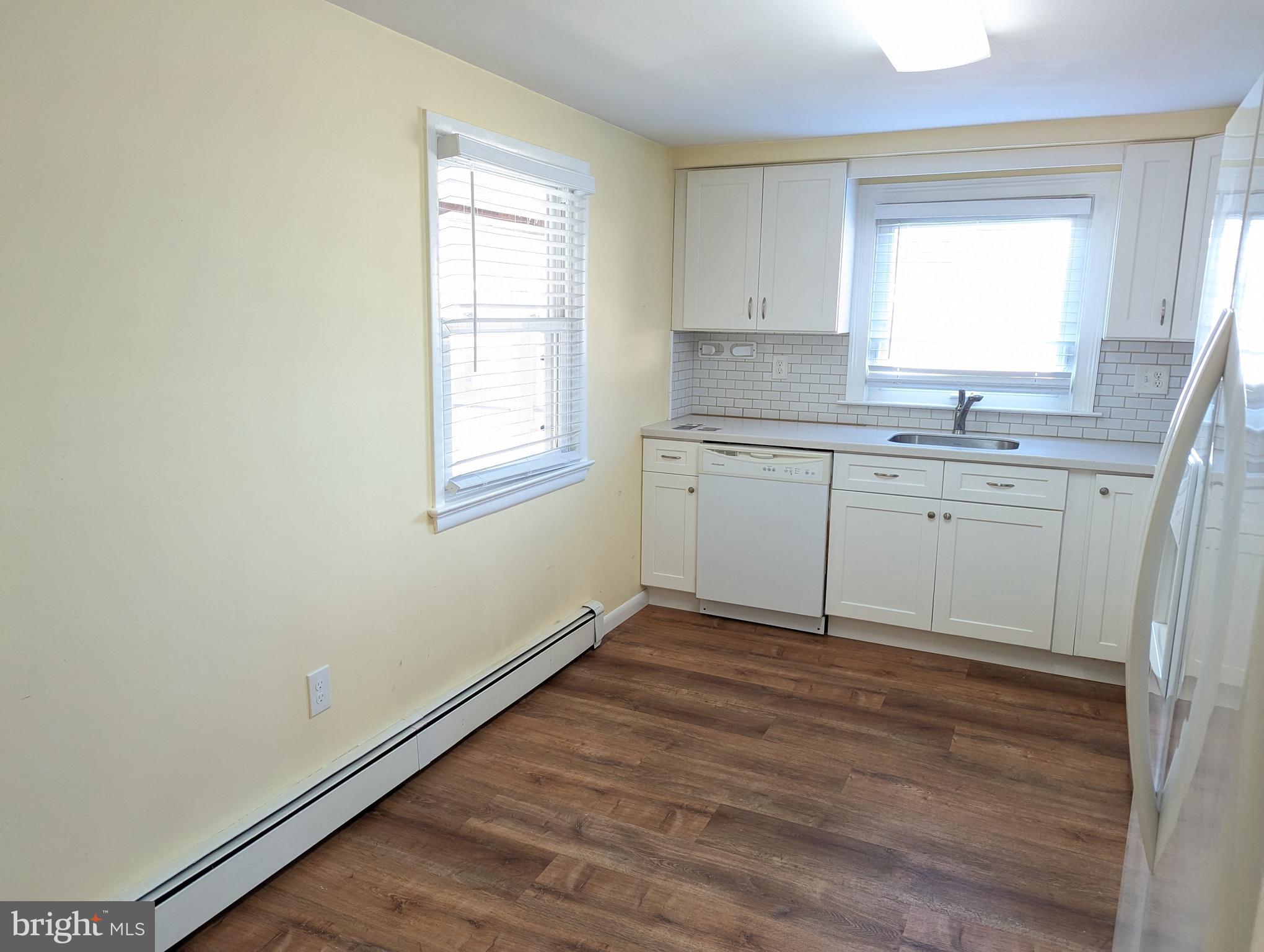 456 Barnacle Road Forked River, NJ 08731 - Photo 4 of 16 Kitchen facing Window