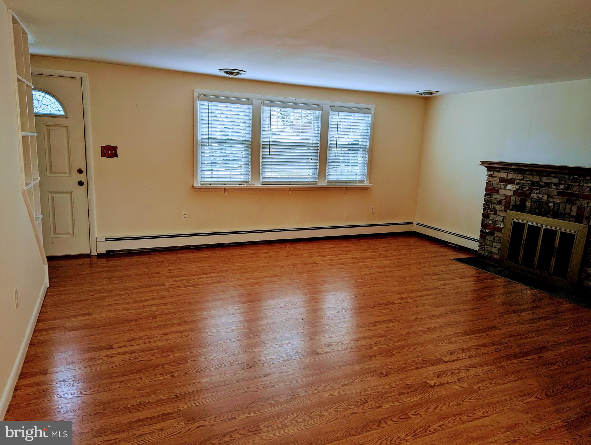 456 Barnacle Road Forked River, NJ 08731 - Photo 5 of 16 Welcoming Living Room