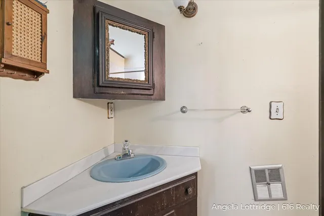 $260,000 | 6240 Highway 66, Nashville, MI 49073