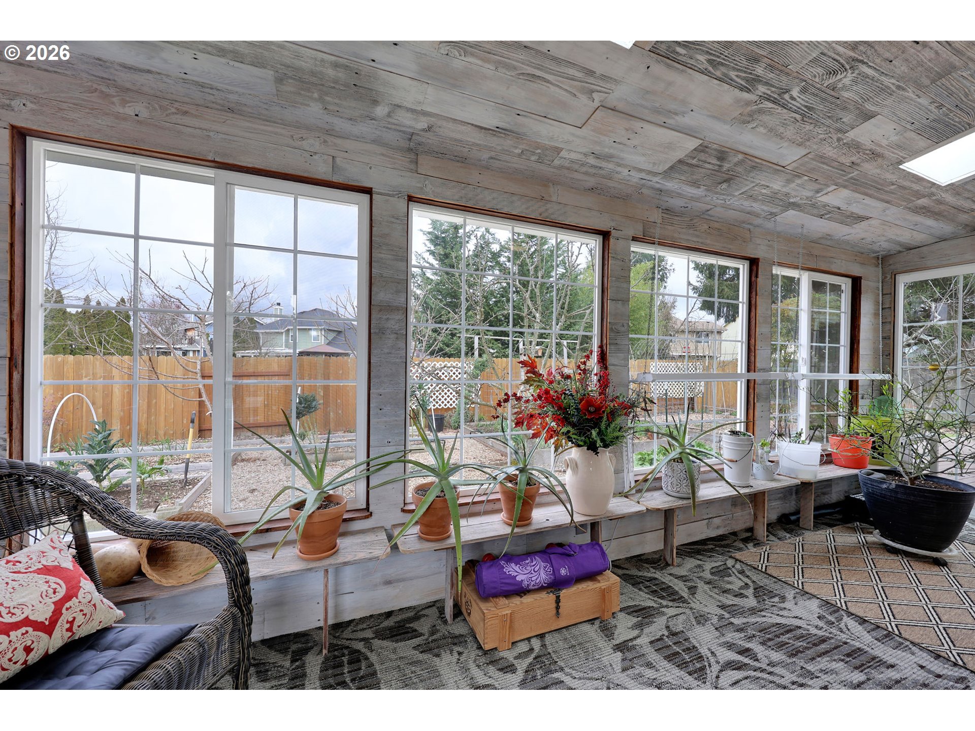 4452 Jessica Drive Springfield, OR 97478 - Photo 21 of 43 a living room filled with furniture
