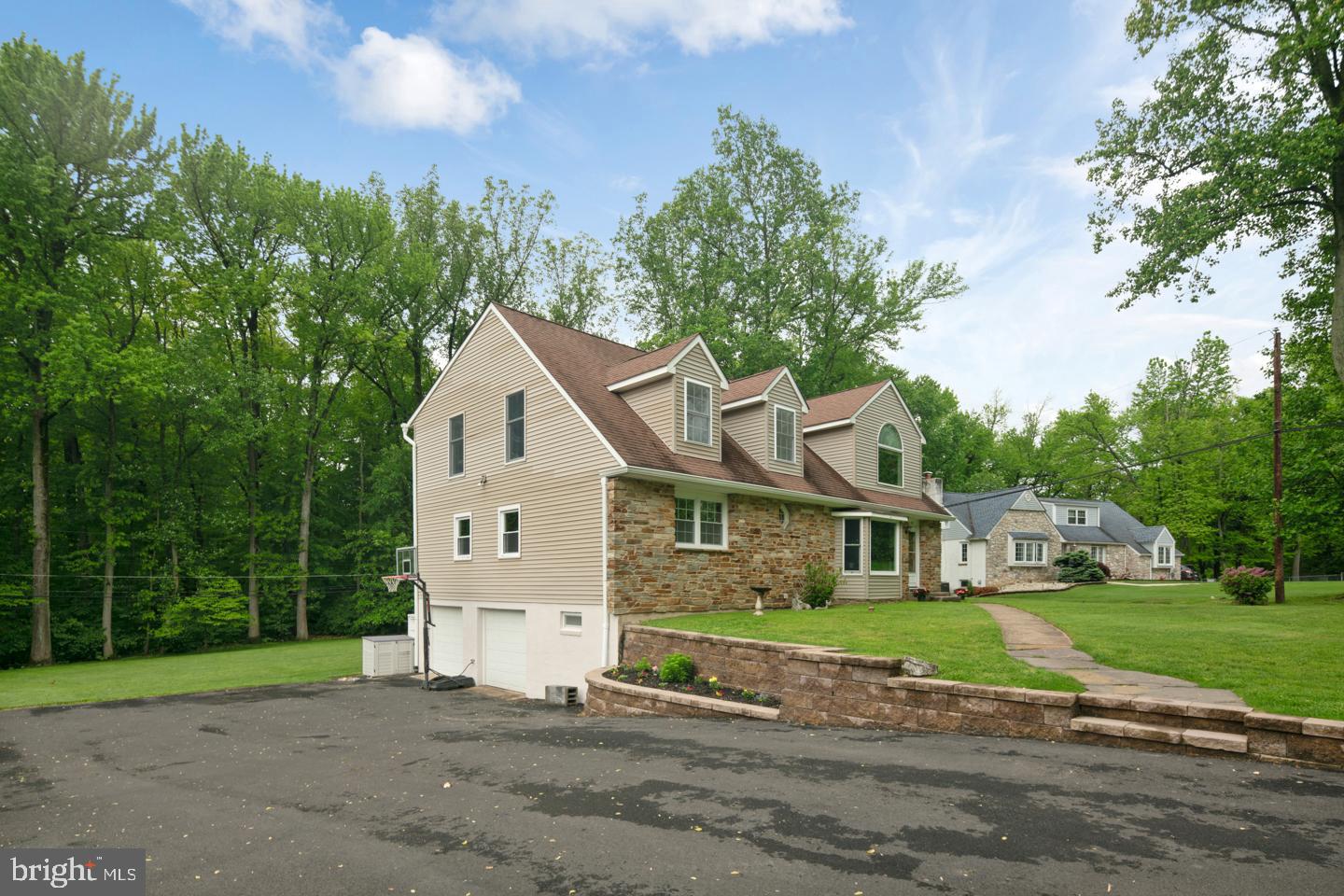 4388 Yates Road Bensalem, PA 19020 - Photo 3 of 35 Gallery Image 3