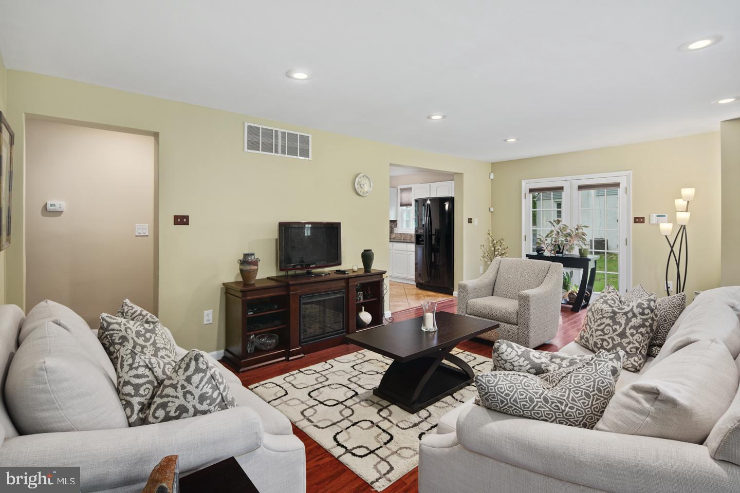 4388 Yates Road Bensalem, PA 19020 - Photo 6 of 35 Gallery Image 6