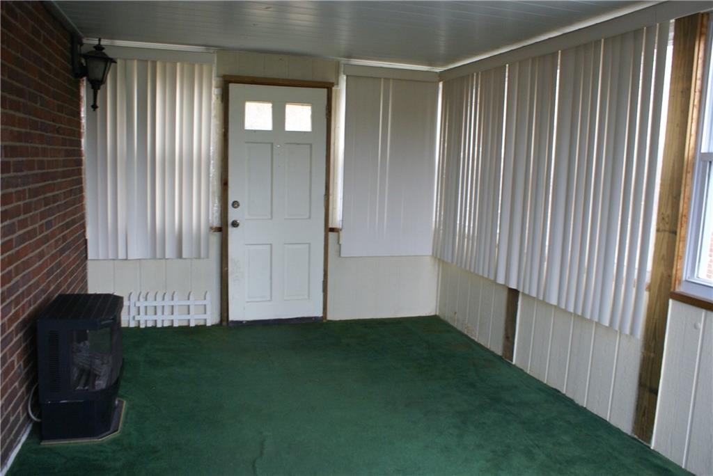 860 Middle Road Pittsburgh, PA 15234 - Photo 15 of 22 den/optional 3rd bedroom