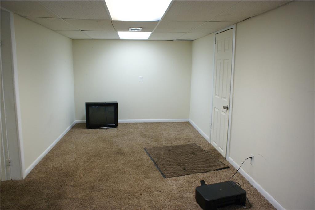860 Middle Road Pittsburgh, PA 15234 - Photo 18 of 22 Gallery Image 18