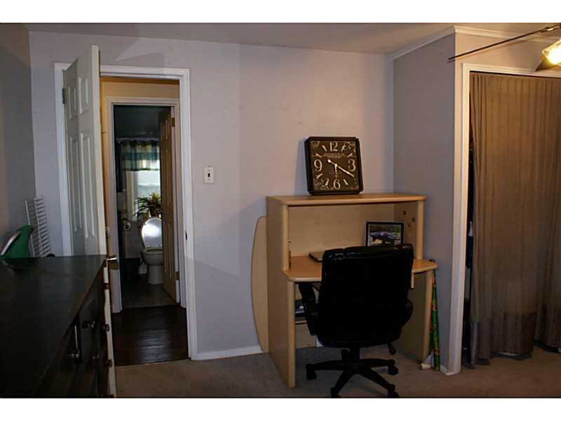 860 Middle Road Pittsburgh, PA 15234 - Photo 7 of 22 Master Bedroom.