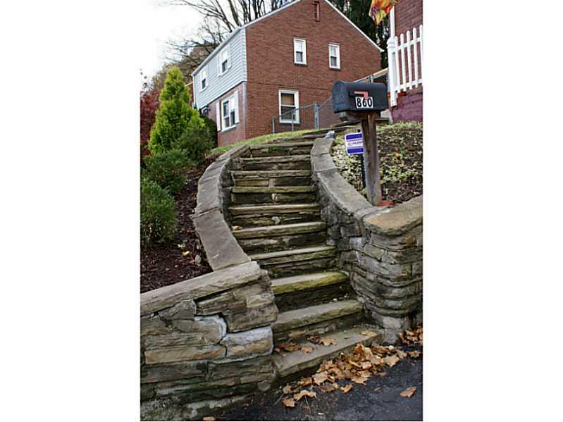 860 Middle Road Pittsburgh, PA 15234 - Photo 10 of 22 Exterior Front.