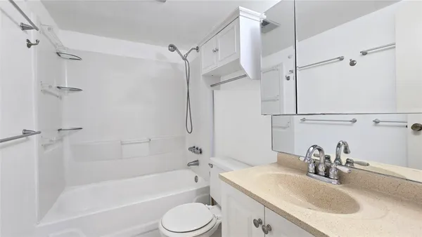 $1,500 | 8421 Lagos De Campo Boulevard, Unit 106, Tamarac, FL 33321