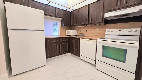 $1,500 | 8421 Lagos De Campo Boulevard, Unit 106, Tamarac, FL 33321