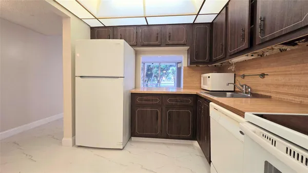 $1,500 | 8421 Lagos De Campo Boulevard, Unit 106, Tamarac, FL 33321