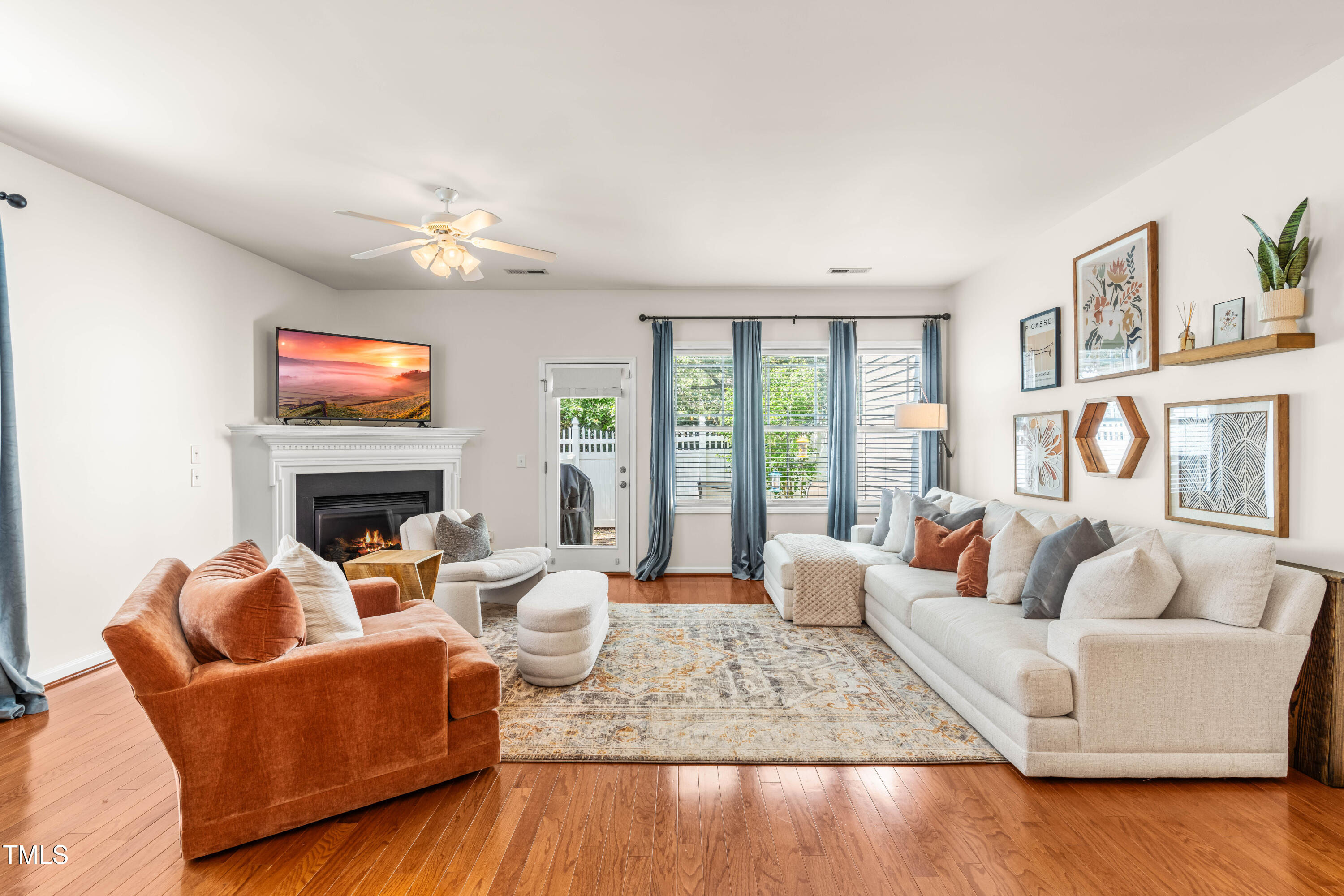 2635 Asher View Court Raleigh, NC 27606 - Photo 9 of 29 DSC05806