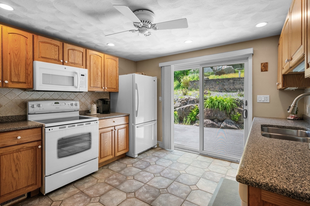 74 Harris Road Lynn, MA 01904 - Photo 9 of 39
