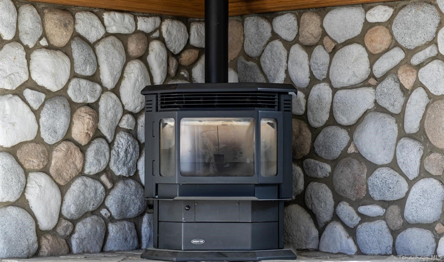 27900 Cumberland Road Tehachapi, CA 93561 - Photo 16 of 57 Gallery Image 16