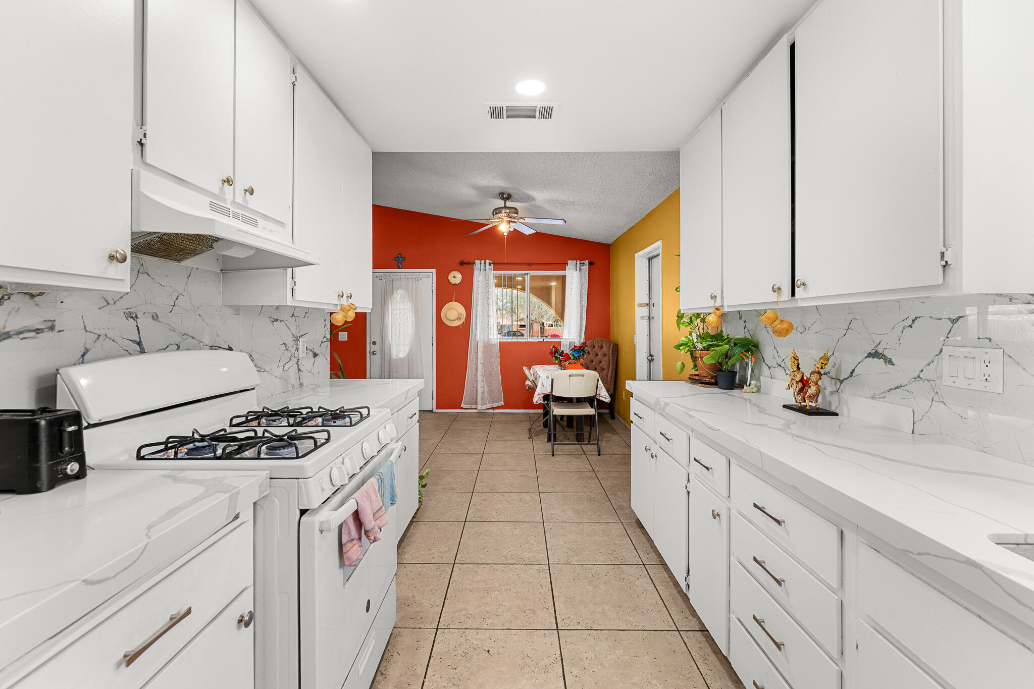 13547 Caliente Drive Desert Hot Springs, CA 92240 - Photo 13 of 27 DSC03171