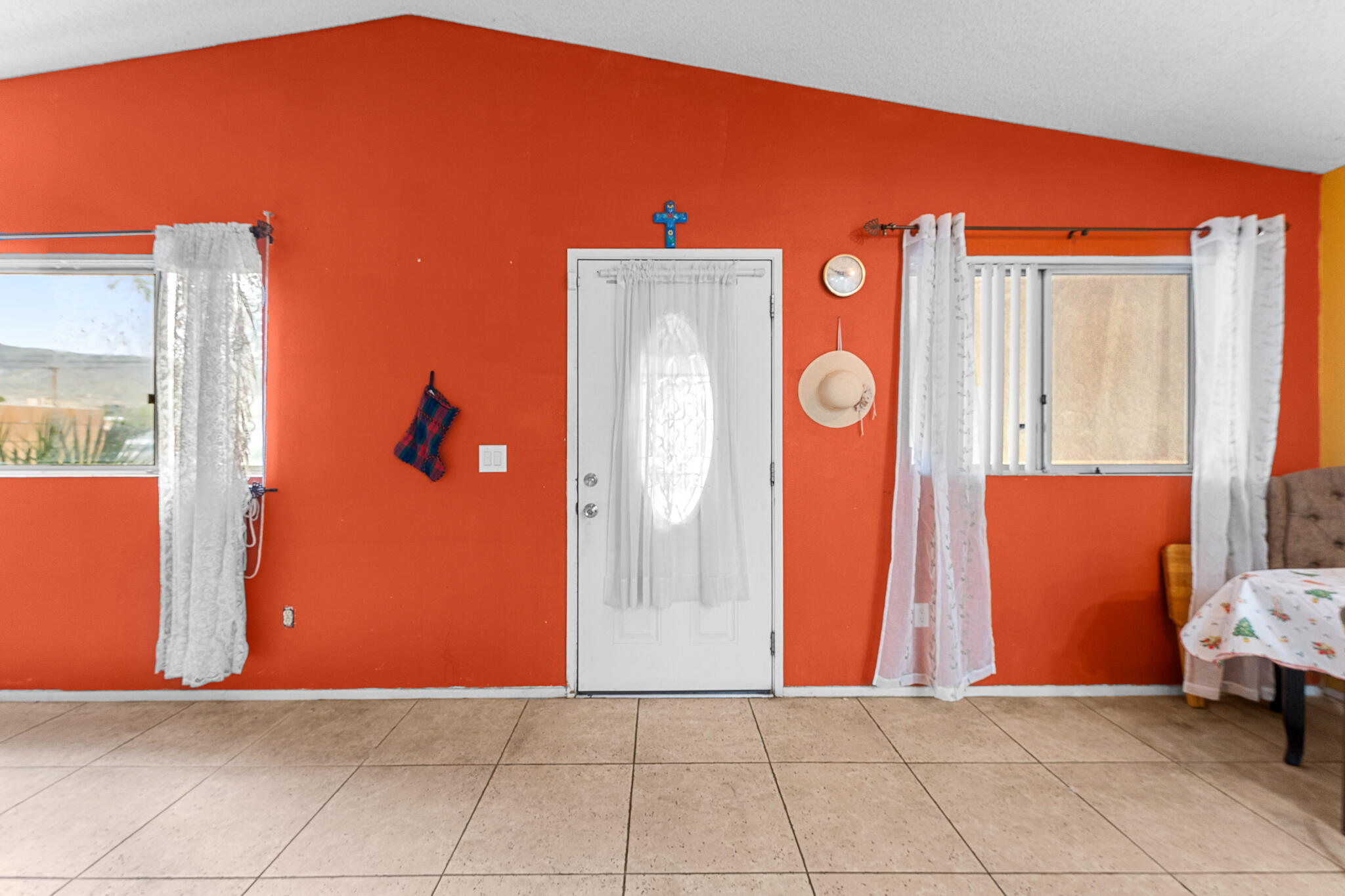 13547 Caliente Drive Desert Hot Springs, CA 92240 - Photo 5 of 27 DSC03138