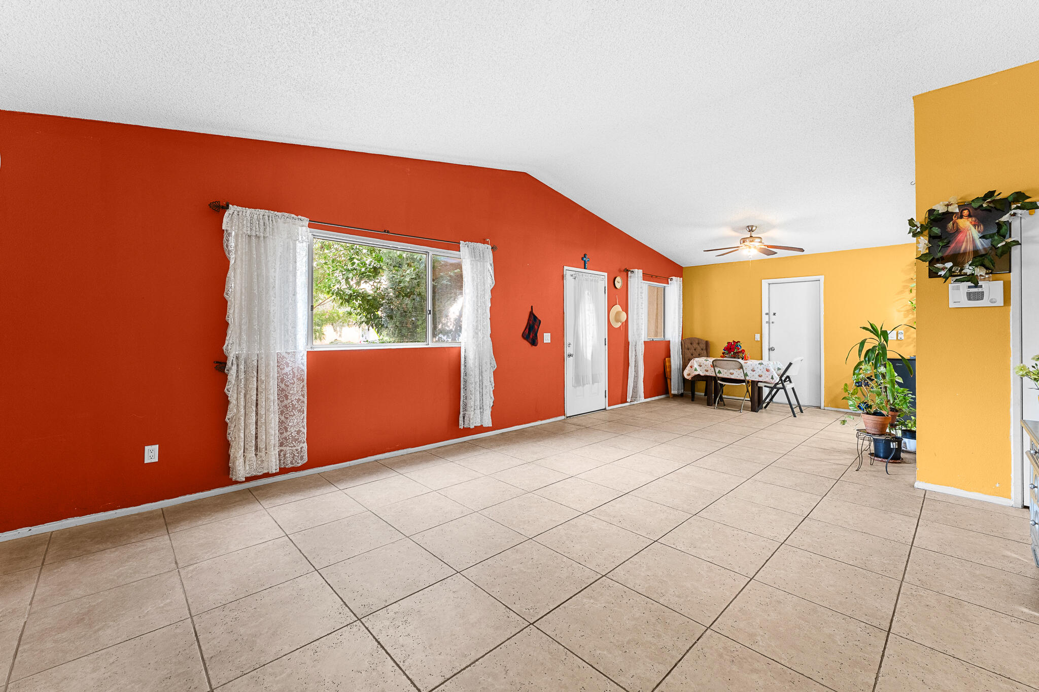 13547 Caliente Drive Desert Hot Springs, CA 92240 - Photo 8 of 27 DSC03150