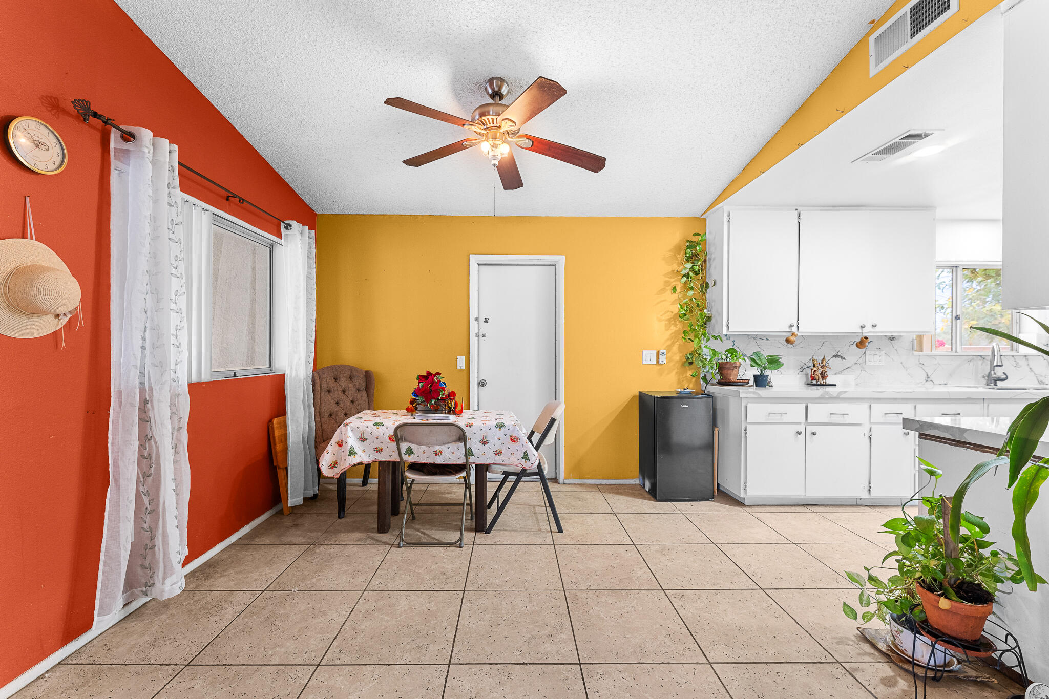 13547 Caliente Drive Desert Hot Springs, CA 92240 - Photo 9 of 27 DSC03154