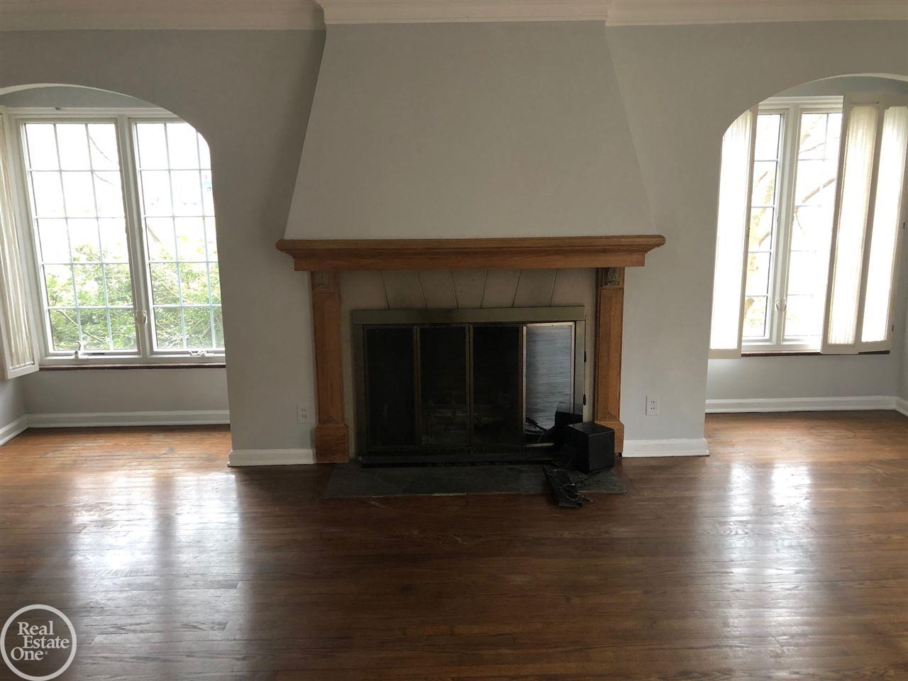 813 Pemberton Road Grosse Pointe, MI 48230 - Photo 9 of 41 50008123-8.JPG