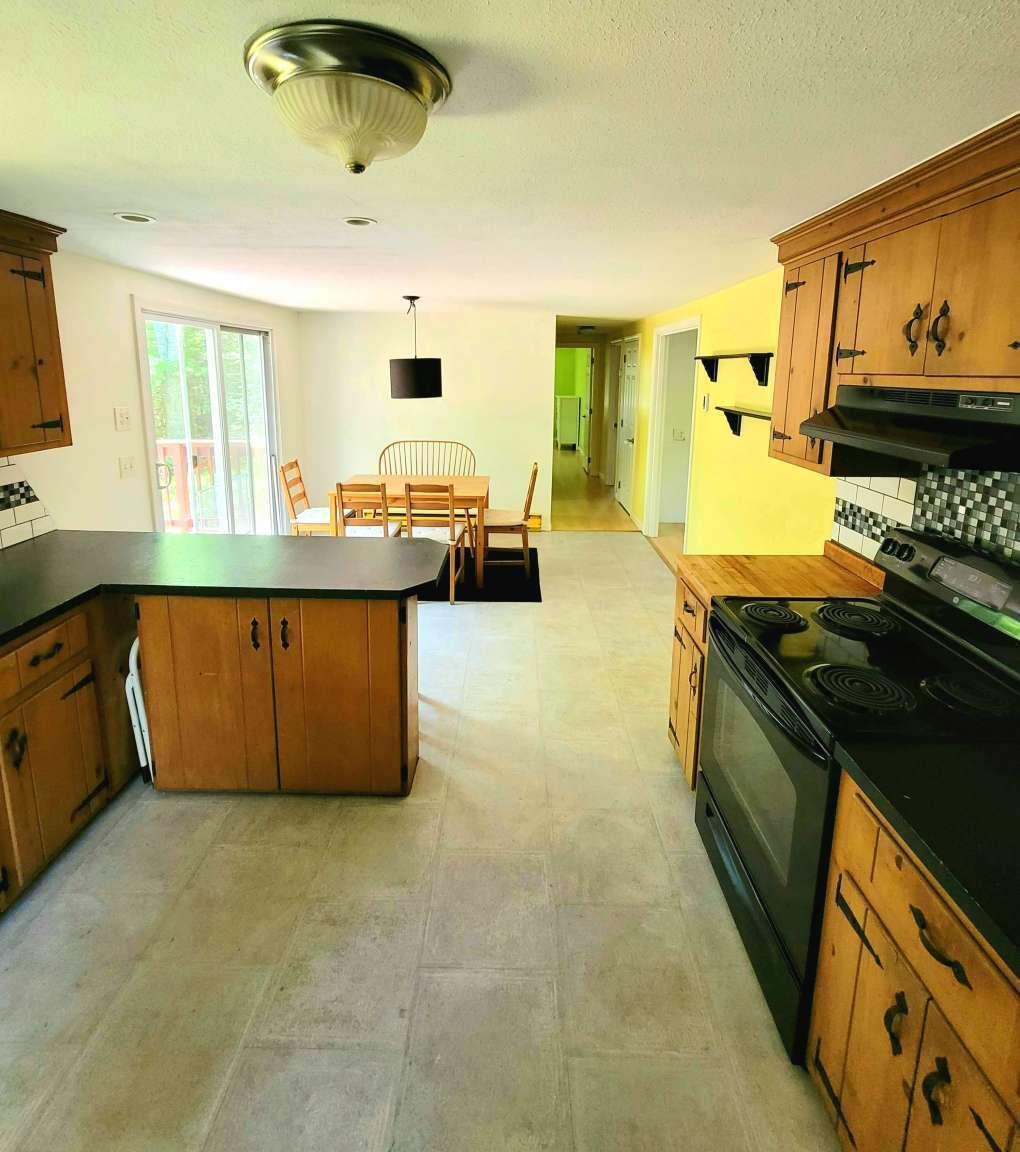 107 Scituate Road Mashpee, MA 02649 - Photo 5 of 23 Roy.5