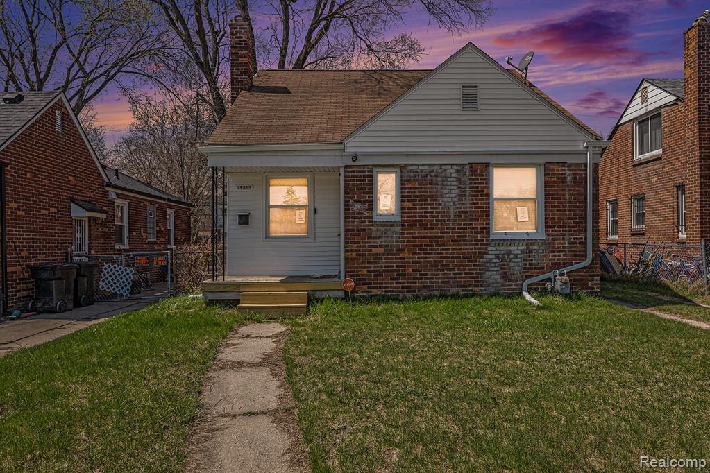 19315 Annchester Road Detroit, MI 48219 - Photo 2 of 17