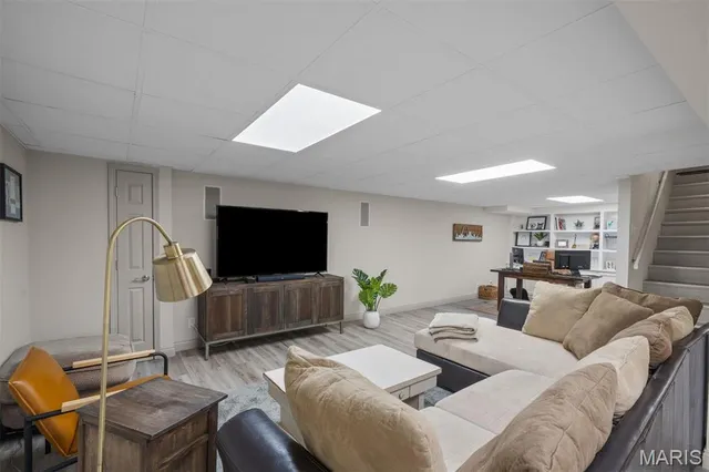 $5,000 | 12122 Royal Valley Drive, St. Louis, MO 63141