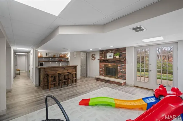 $5,000 | 12122 Royal Valley Drive, St. Louis, MO 63141