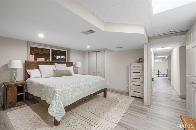 $5,000 | 12122 Royal Valley Drive, St. Louis, MO 63141