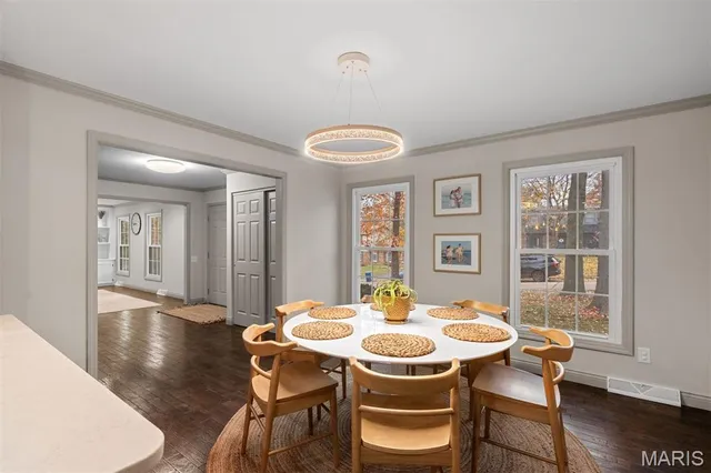 $5,000 | 12122 Royal Valley Drive, St. Louis, MO 63141