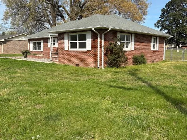 $249,900 | 202 Magnolia Avenue, Jasper, TN 37347