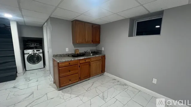 $2,300 | 42 De Soto Street, Unit 1, Providence, RI 02909