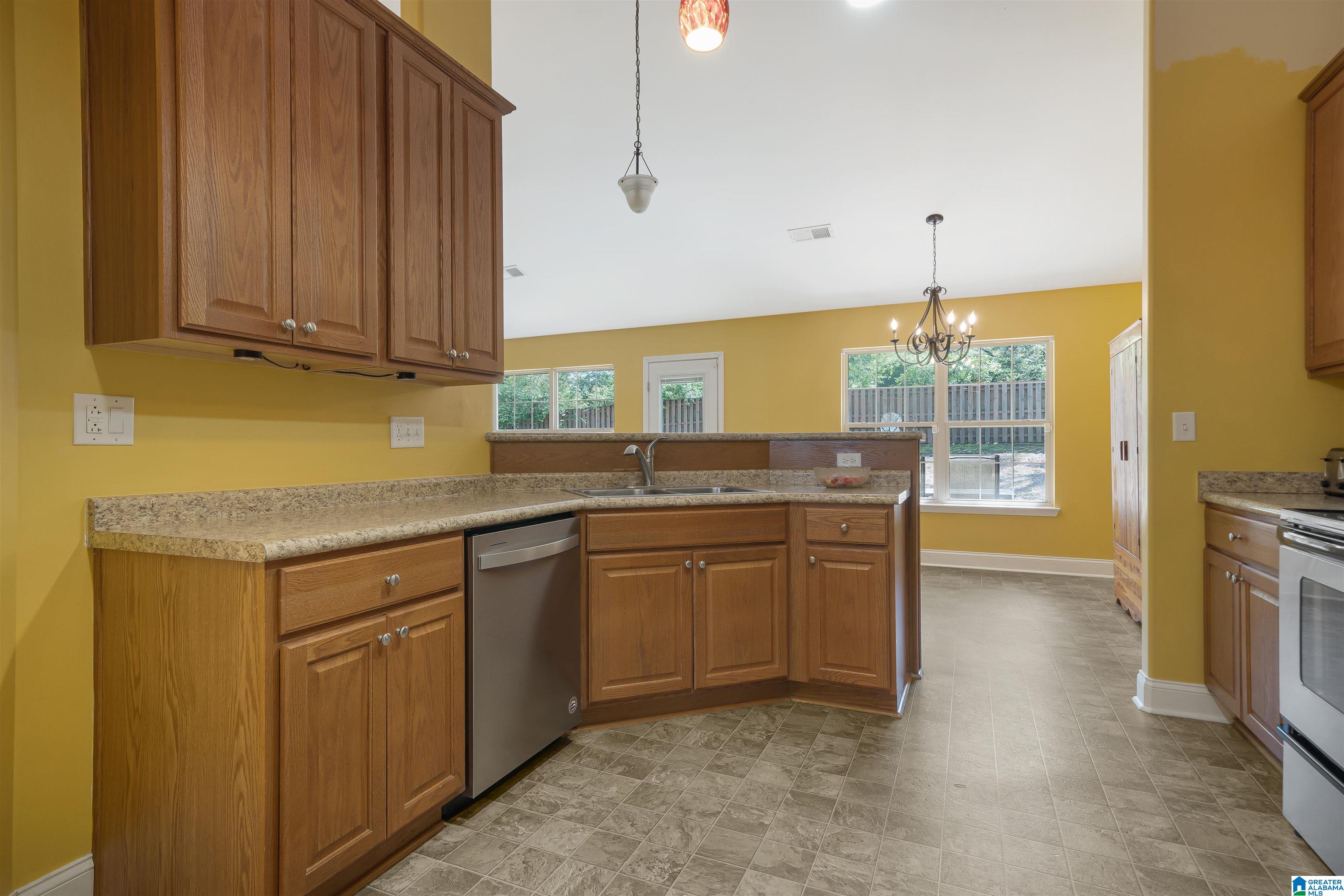 1177 Silver Creek Lane Alabaster, AL 35007 - Photo 9 of 50