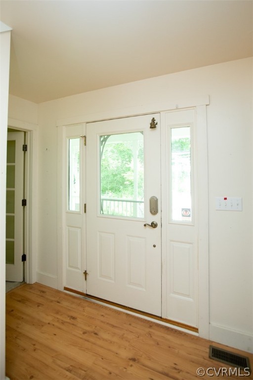 1771 Saw Mill Road Farmville, VA 23901 - Photo 4 of 48 an empty room with window
