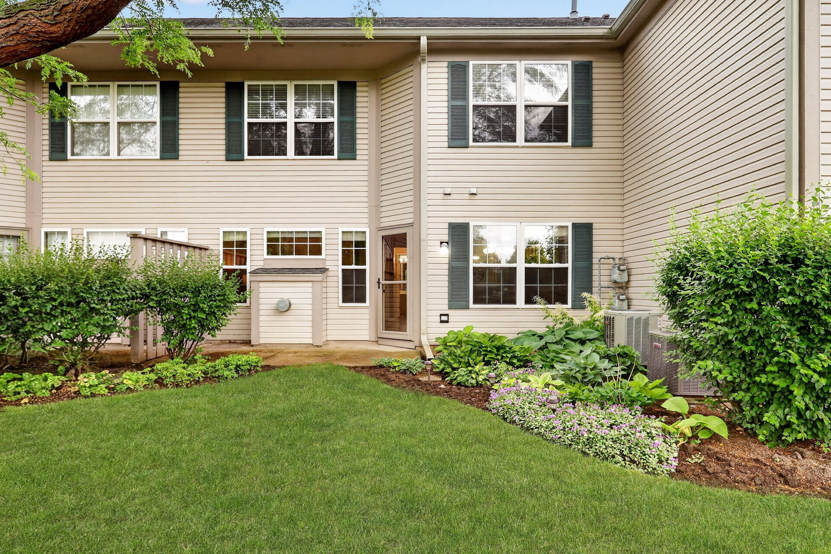 7029 South Stratton Lane, Unit 7029 Gurnee, IL 60031 - Photo 4 of 35