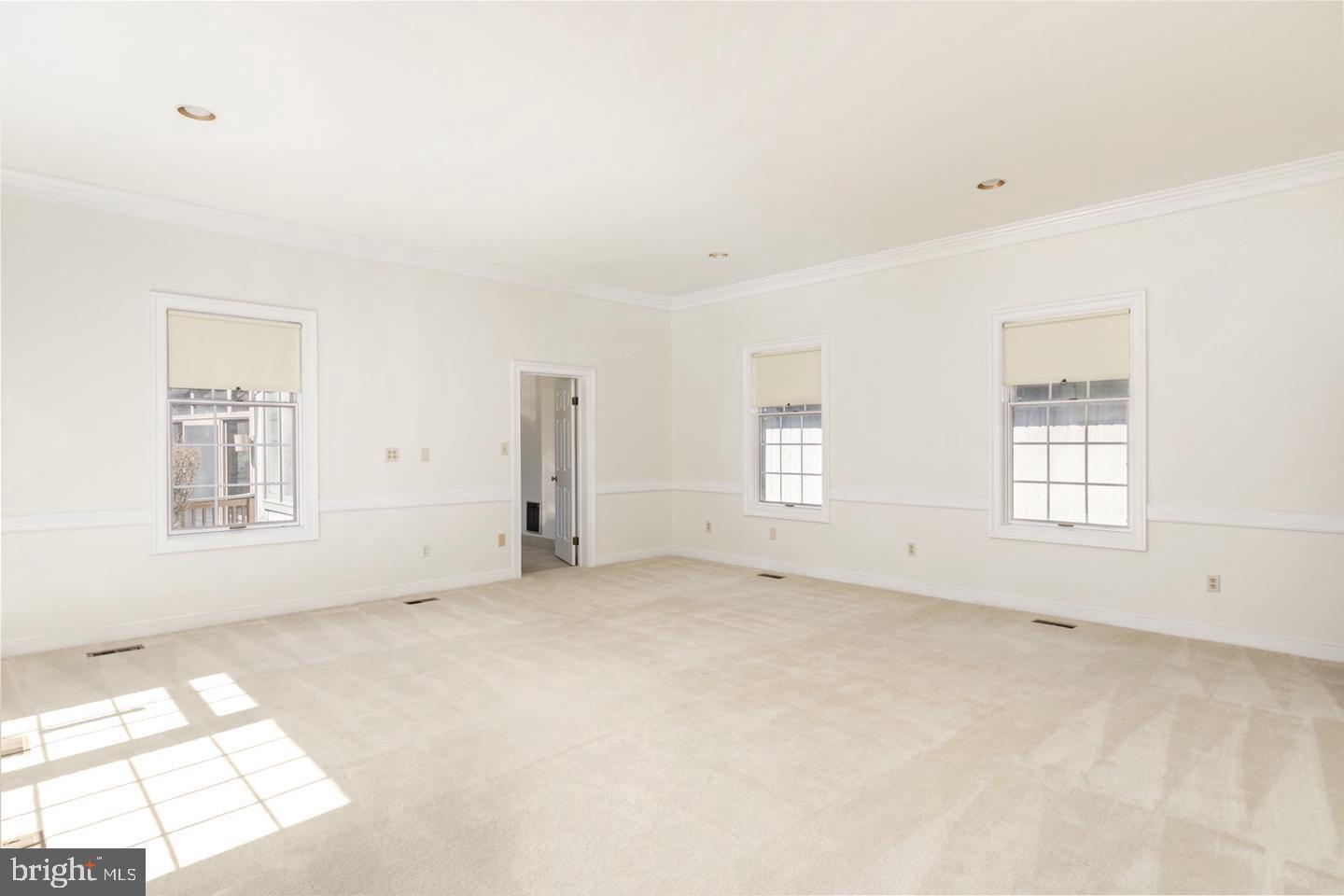 11032 Popes Head Road Fairfax, VA 22030 - Photo 18 of 28