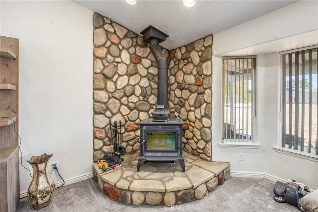 16403 El Centro Road Hesperia, CA 92345 - Photo 15 of 51