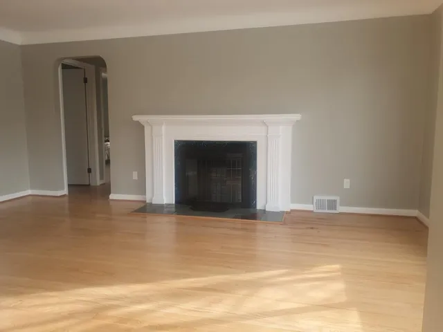 $189,000 | 20945 Parkcrest Drive, Harper Woods, MI 48225