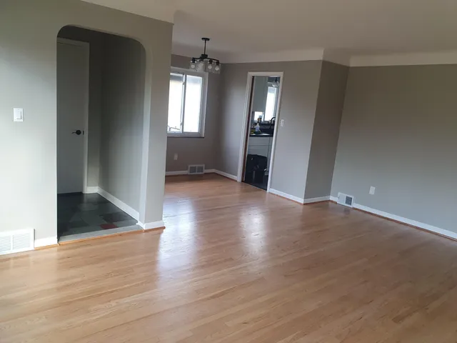 $189,000 | 20945 Parkcrest Drive, Harper Woods, MI 48225