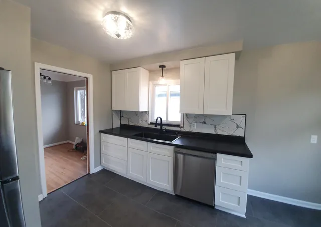 $189,000 | 20945 Parkcrest Drive, Harper Woods, MI 48225