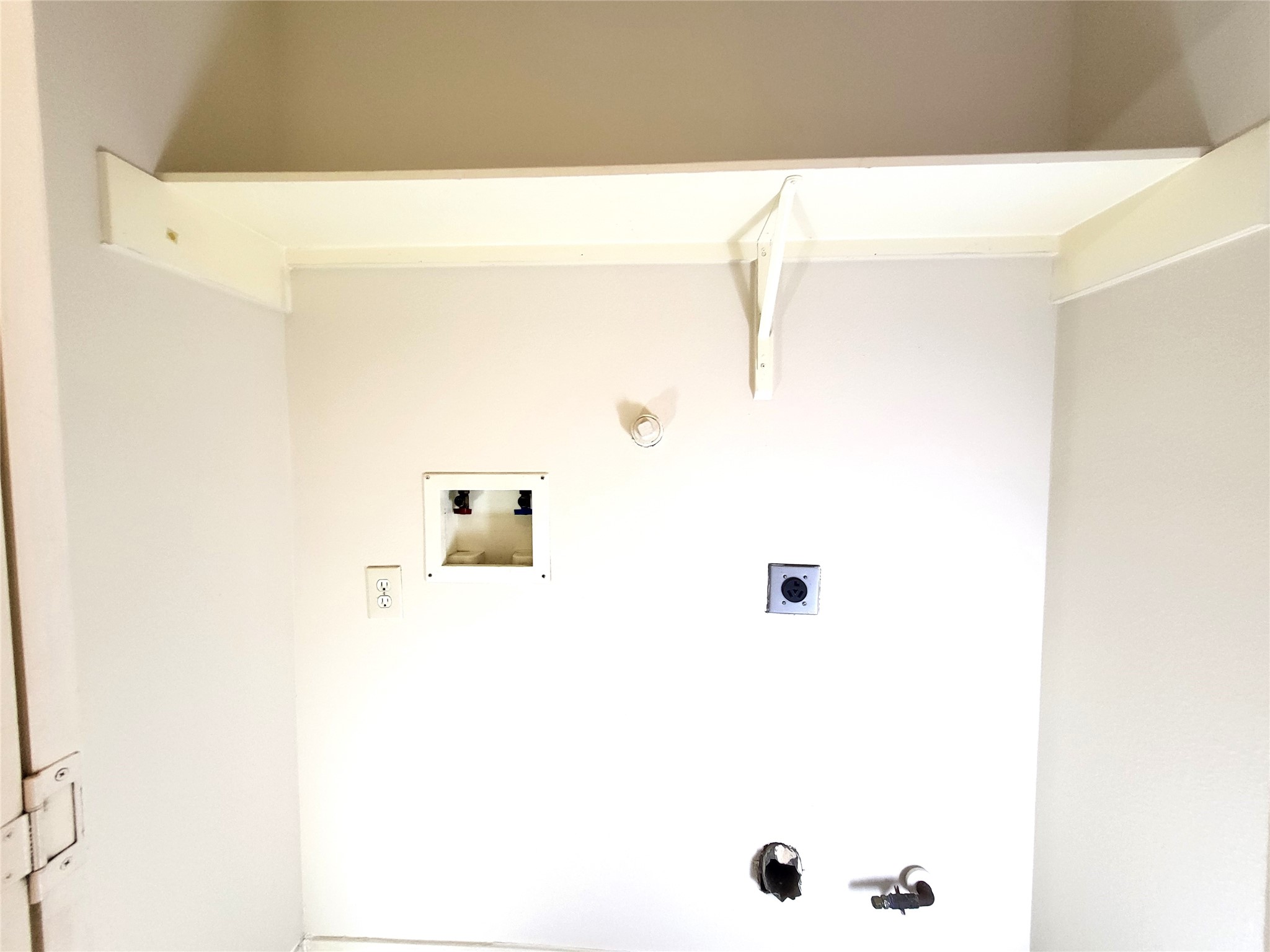 14034 Maximos Drive Houston, TX 77083 - Photo 12 of 27 a picture of a bathroom with a sink