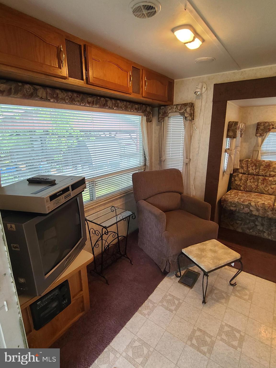 12 Cindy Circle Falling Waters, WV 25419 - Photo 4 of 14