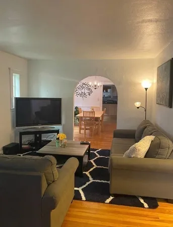 $4,500 | 89 Westbourne Terrace, Unit 1, Brookline, MA 02446