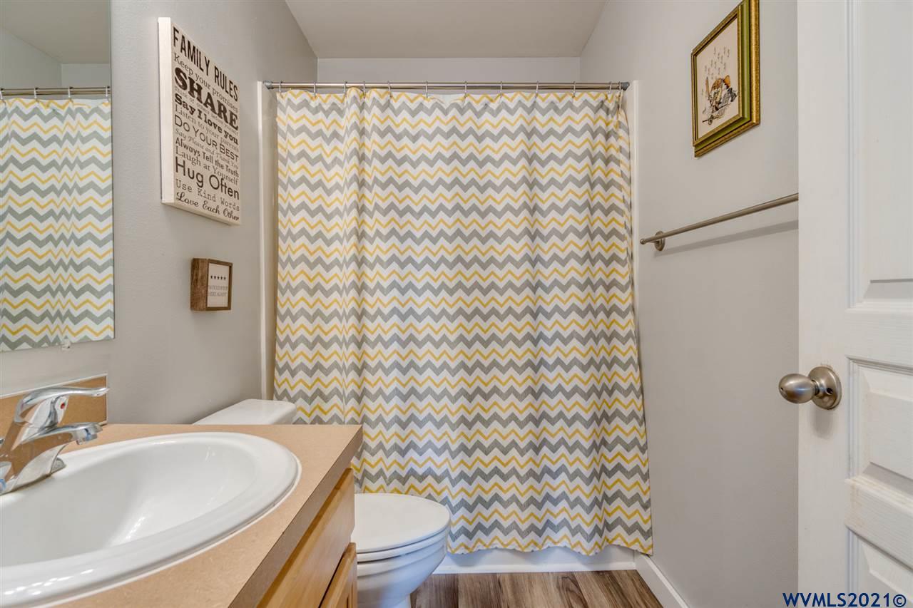 4008 Lone Oak Road Southeast Salem, OR 97302 - Photo 21 of 36 Gallery Image 21