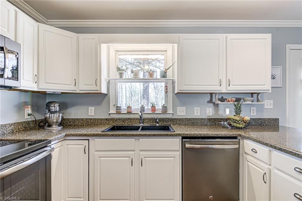 7024 Ellison Road Stokesdale, NC 27357 - Photo 8 of 50 Gallery Image 8
