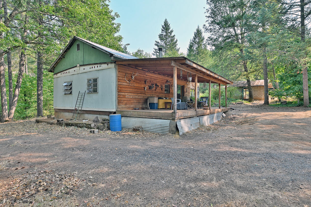 3001 Davis Creek Road Selma, OR 97538 - Photo 23 of 32 DSC_0553
